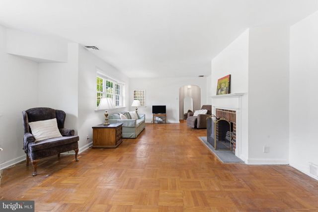 3226 W PENN ST, Philadelphia, PA 19129