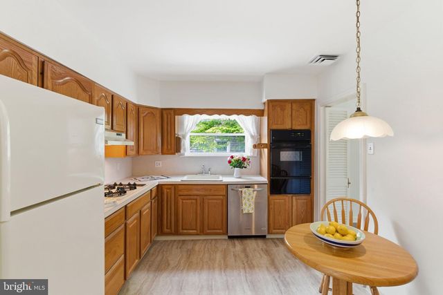 3226 W PENN ST, Philadelphia, PA 19129