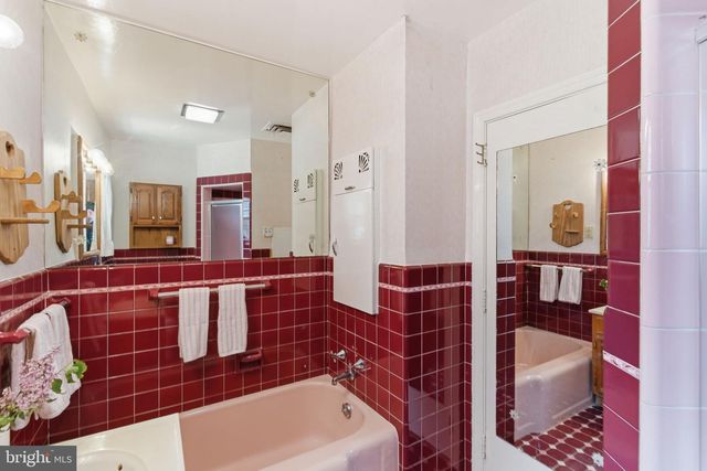 3226 W PENN ST, Philadelphia, PA 19129