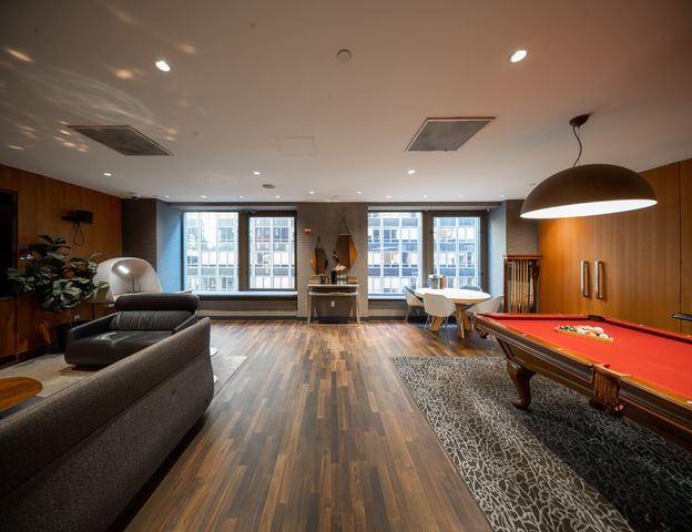 75 Wall St Apt 37K, New York City, NY 10005