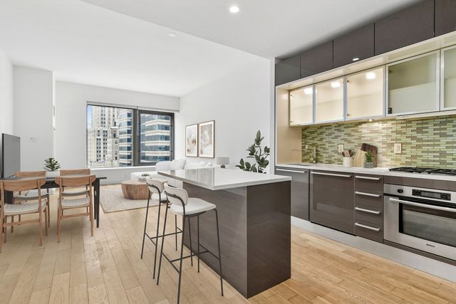 75 Wall St Apt 37K, New York City, NY 10005