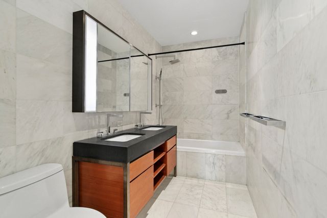 75 Wall St Apt 37K, New York City, NY 10005