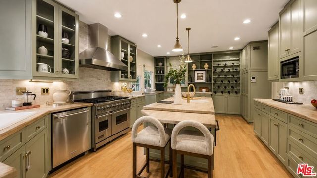 1506 Club View Drive, Los Angeles, CA 90024