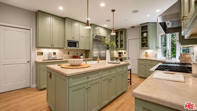 1506 Club View Drive, Los Angeles, CA 90024