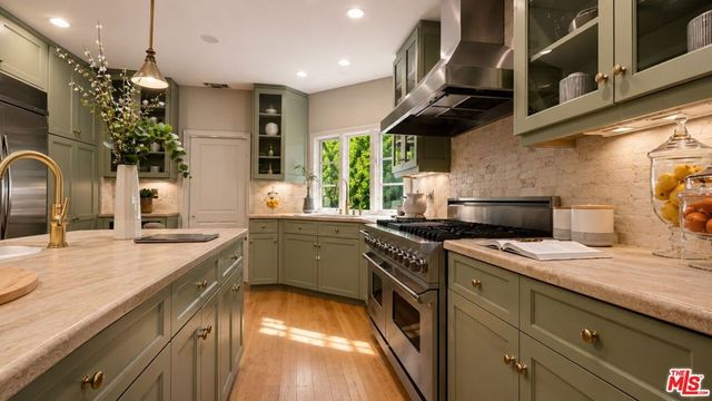 1506 Club View Drive, Los Angeles, CA 90024