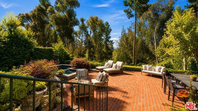 1506 Club View Drive, Los Angeles, CA 90024