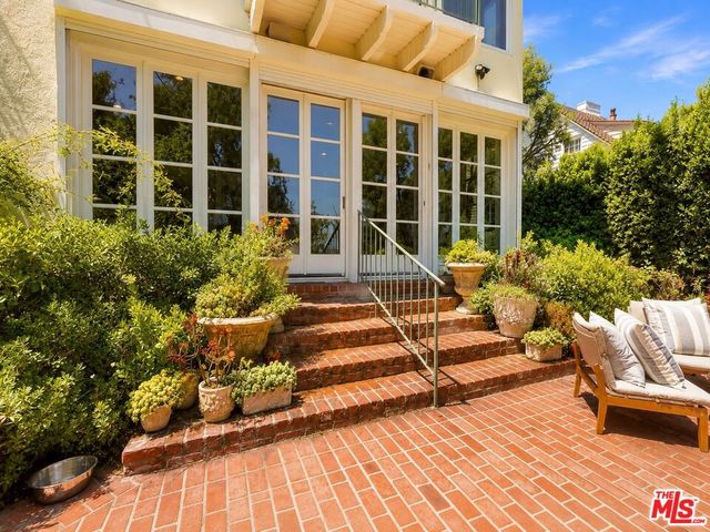 1506 Club View Drive, Los Angeles, CA 90024