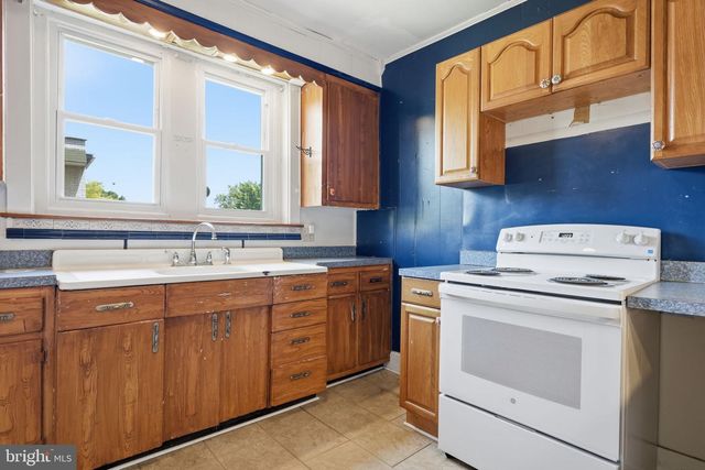 107 E MAIN ST, Pottstown, PA 19465
