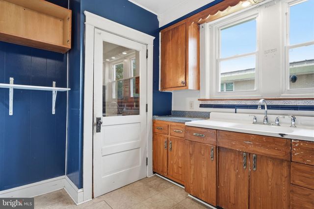 107 E MAIN ST, Pottstown, PA 19465