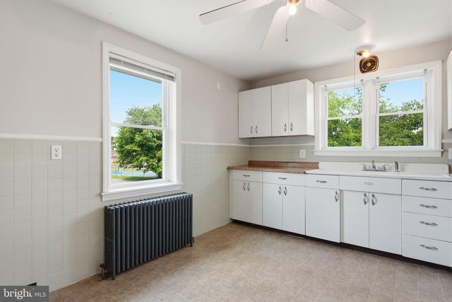 107 E MAIN ST, Pottstown, PA 19465