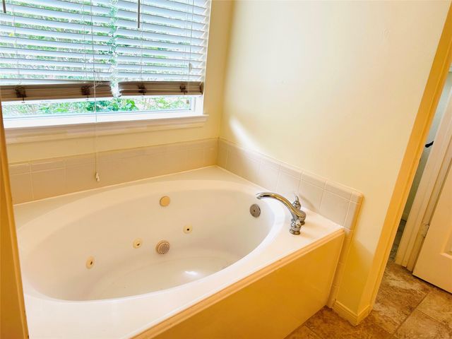 3602 Garrettsville Drive, Pearland, TX 77584