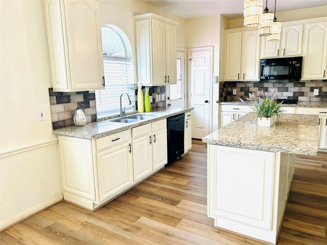 3602 Garrettsville Drive, Pearland, TX 77584