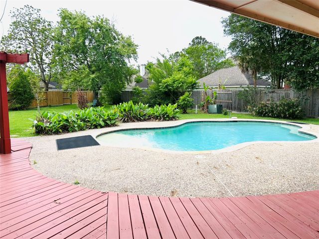 3602 Garrettsville Drive, Pearland, TX 77584