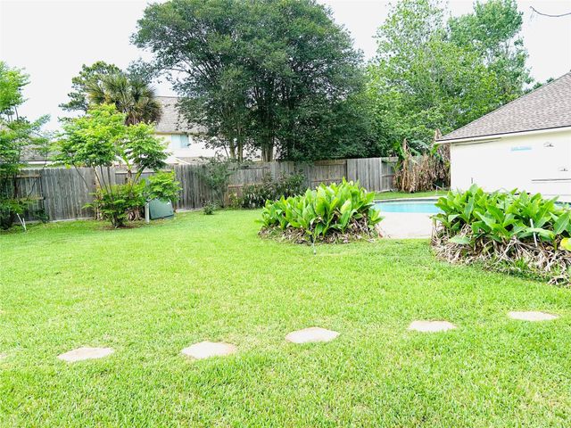 3602 Garrettsville Drive, Pearland, TX 77584