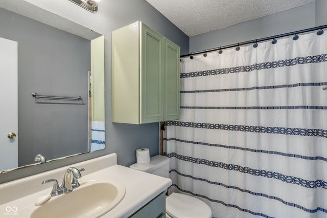 7281 Woodside Drive, Avon, IN 46123