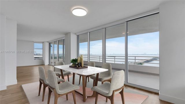 555 NE 34th St 1801, Miami, FL 33137