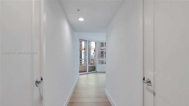 555 NE 34th St 1801, Miami, FL 33137