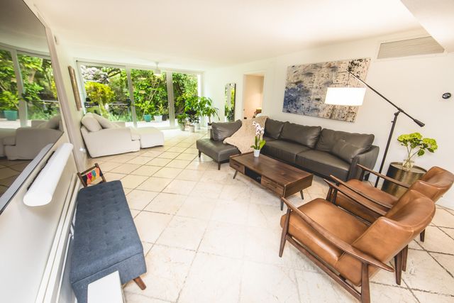 501 SW 11th Place 101, Boca Raton, FL 33432