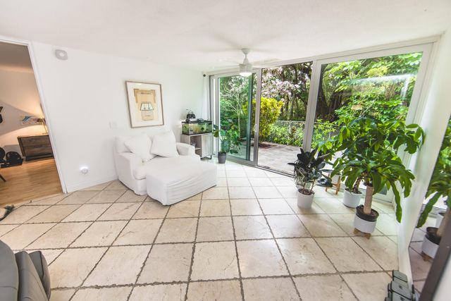 501 SW 11th Place 101, Boca Raton, FL 33432