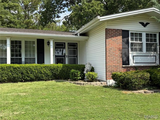 465 Burncoate Drive, Mehlville, MO 63129