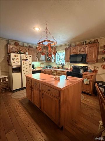 465 Burncoate Drive, Mehlville, MO 63129