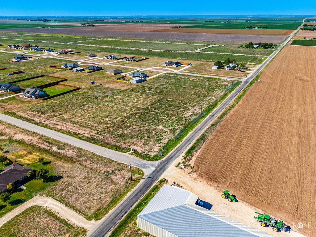 Image 4 of property listing at 8716 Chad Road, Wall, TX 76957