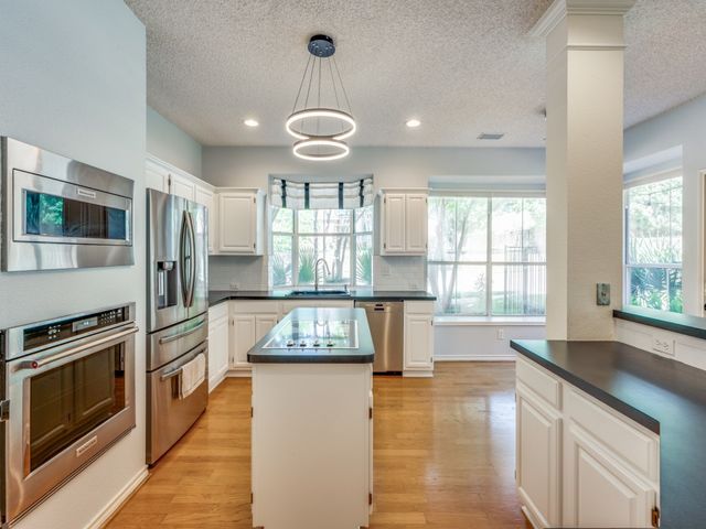 2106 Post Oak Court, Corinth, TX 76210