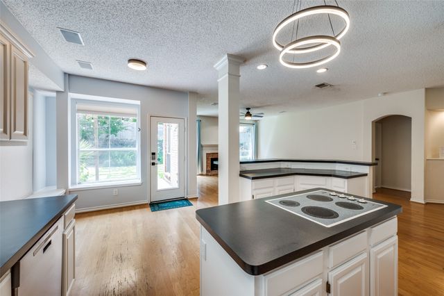 2106 Post Oak Court, Corinth, TX 76210