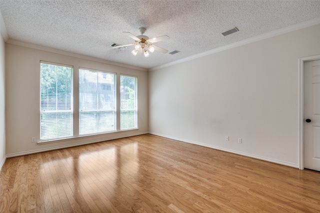 2106 Post Oak Court, Corinth, TX 76210