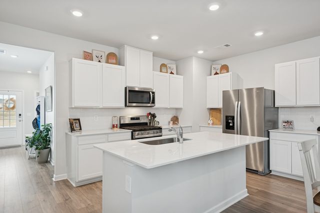 7258 Lang Ave, White House, TN 37188