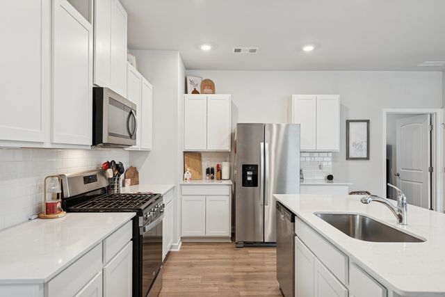 7258 Lang Ave, White House, TN 37188