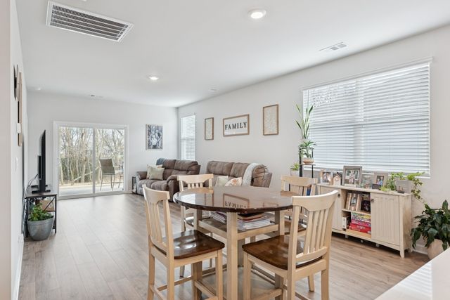 7258 Lang Ave, White House, TN 37188