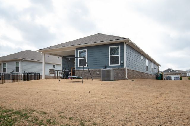 7258 Lang Ave, White House, TN 37188