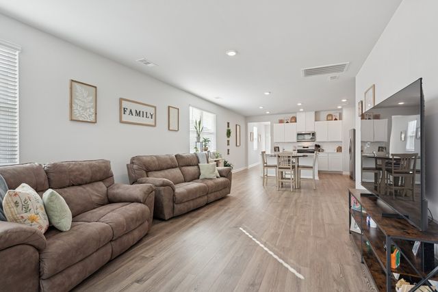 7258 Lang Ave, White House, TN 37188