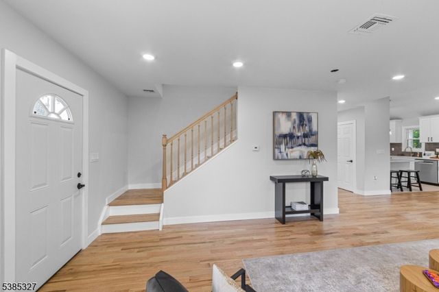 78 Maple Ln, Wayne Twp., NJ 07470