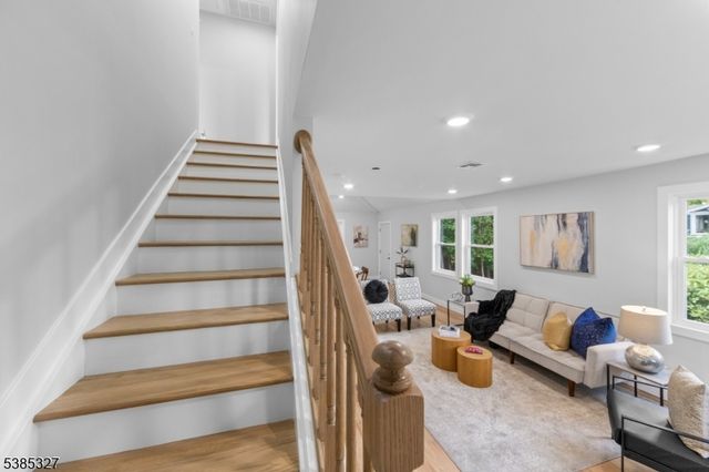 78 Maple Ln, Wayne Twp., NJ 07470