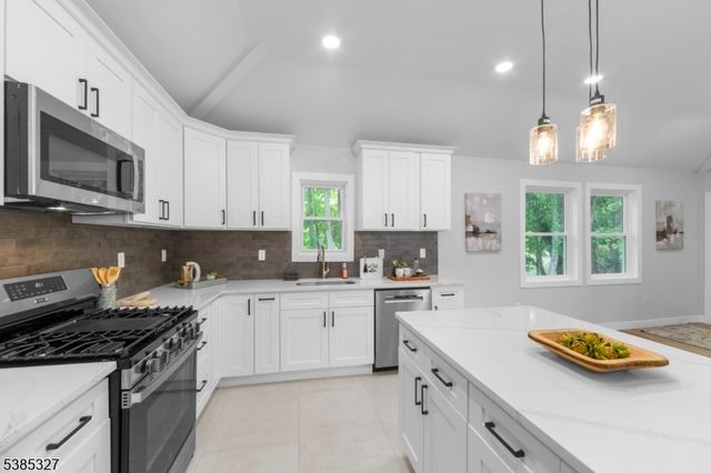 78 Maple Ln, Wayne Twp., NJ 07470