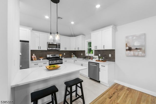 78 Maple Ln, Wayne Twp., NJ 07470