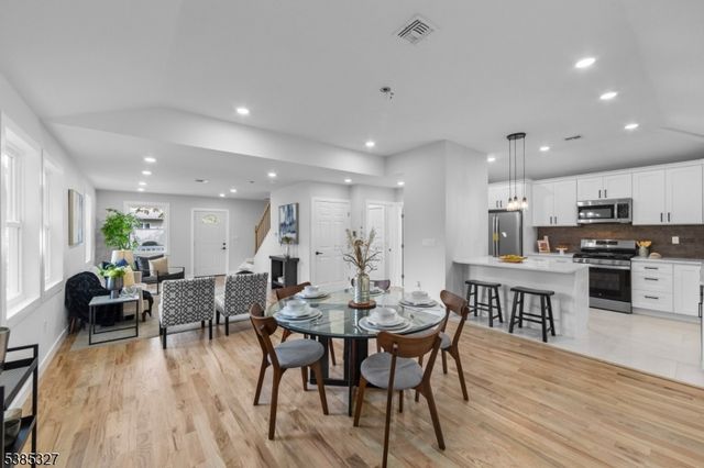 78 Maple Ln, Wayne Twp., NJ 07470