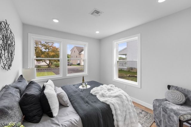 78 Maple Ln, Wayne Twp., NJ 07470