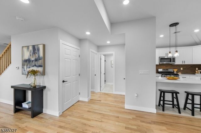 78 Maple Ln, Wayne Twp., NJ 07470