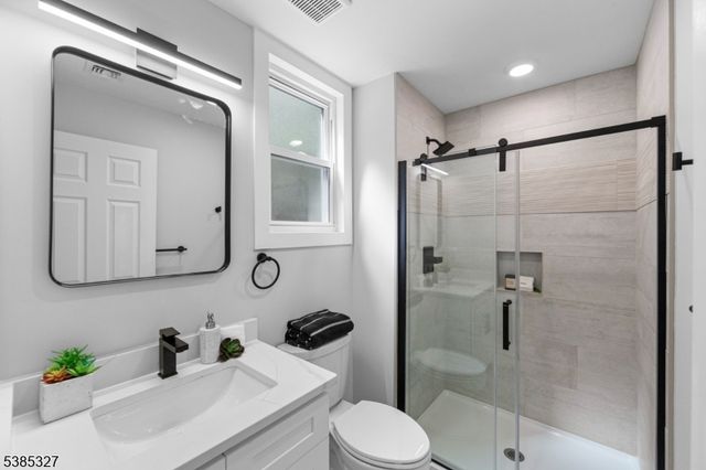 78 Maple Ln, Wayne Twp., NJ 07470