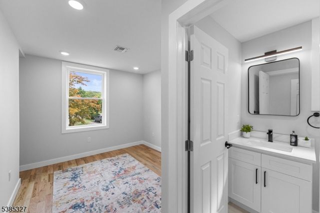 78 Maple Ln, Wayne Twp., NJ 07470