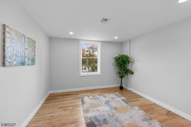 78 Maple Ln, Wayne Twp., NJ 07470