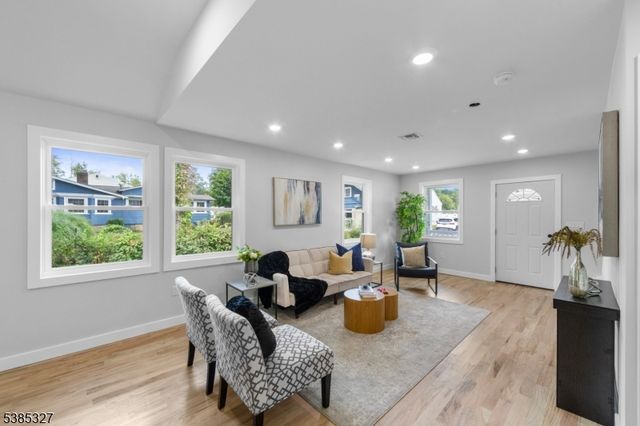 78 Maple Ln, Wayne Twp., NJ 07470