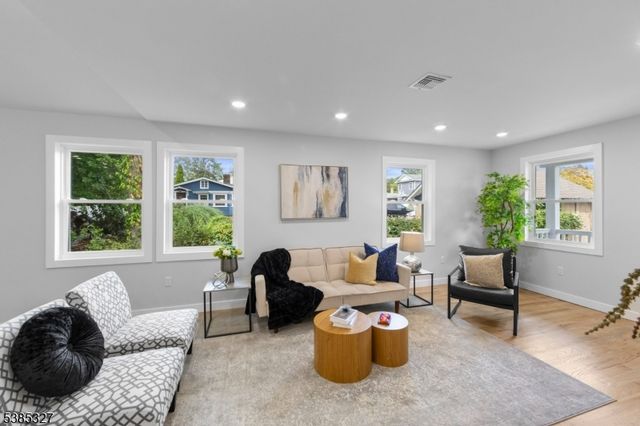 78 Maple Ln, Wayne Twp., NJ 07470