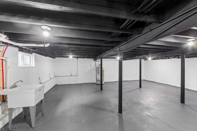 78 Maple Ln, Wayne Twp., NJ 07470