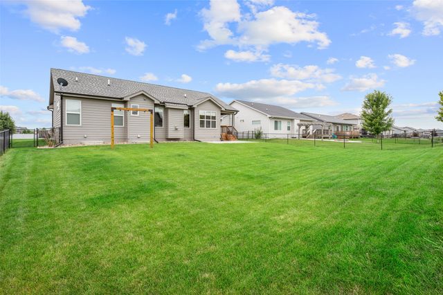 2316 NW 40th Street, Ankeny, IA 50023
