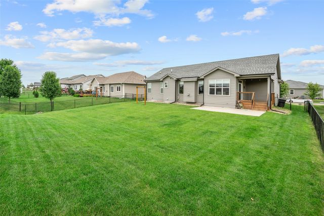 2316 NW 40th Street, Ankeny, IA 50023