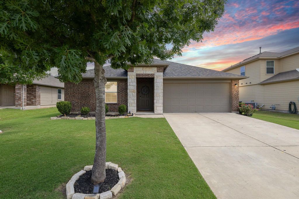413 Luna Vista DR, Hutto, TX 78634